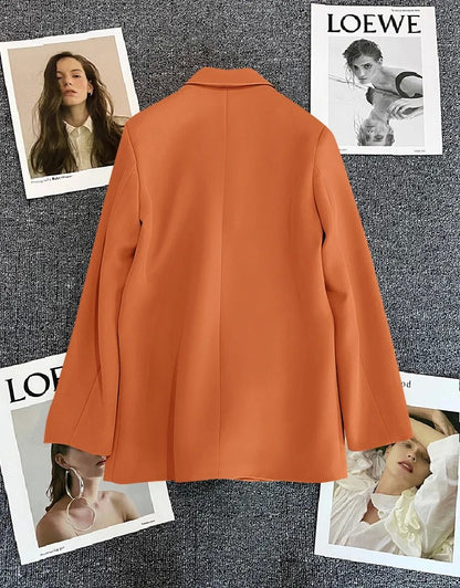 Jaqueta feminina branca com fivela de metal verde, casual, versátil, de alta qu