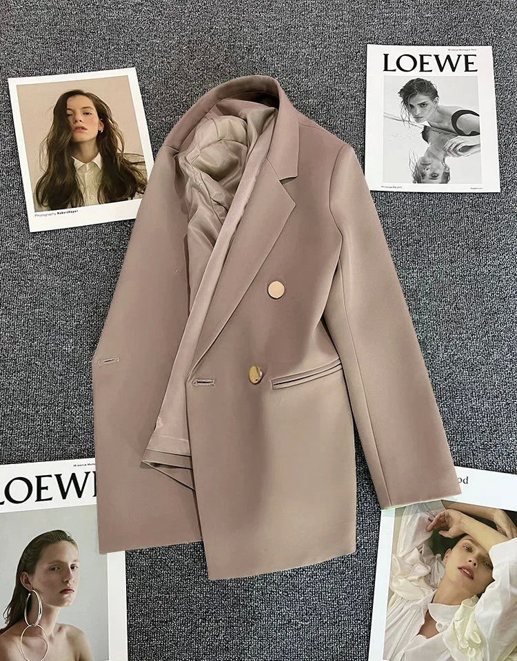 Jaqueta feminina branca com fivela de metal verde, casual, versátil, de alta qu