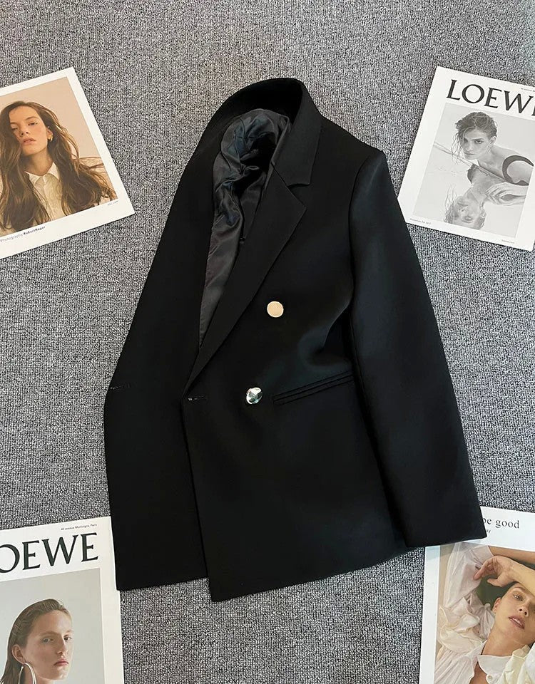 Jaqueta feminina branca com fivela de metal verde, casual, versátil, de alta qu