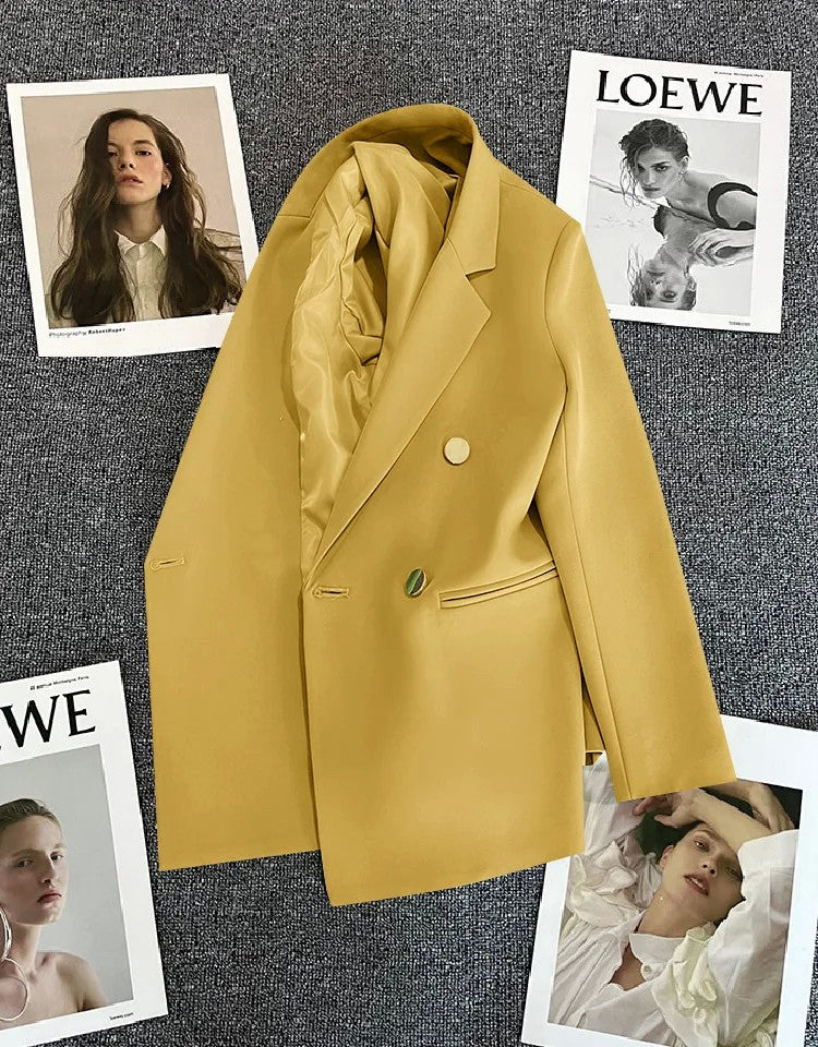 Jaqueta feminina branca com fivela de metal verde, casual, versátil, de alta qu