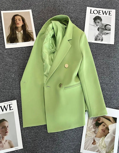 Jaqueta feminina branca com fivela de metal verde, casual, versátil, de alta qu